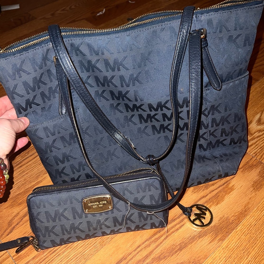 Authentic Micheal Kors Purse
